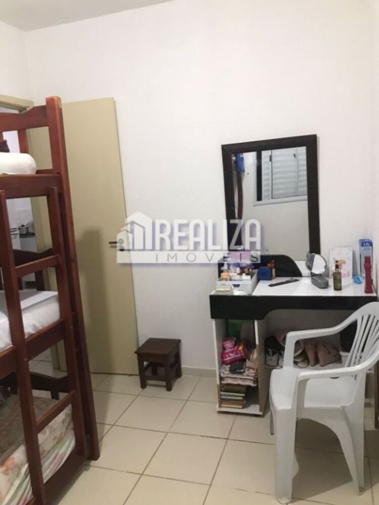 Casa à venda com 2 quartos, 80m² - Foto 3