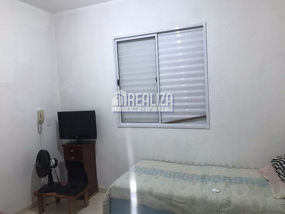 Casa à venda com 2 quartos, 80m² - Foto 5