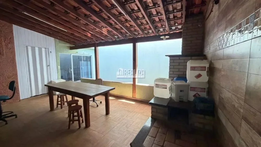Casa, 2 quartos, 215 m² - Foto 11
