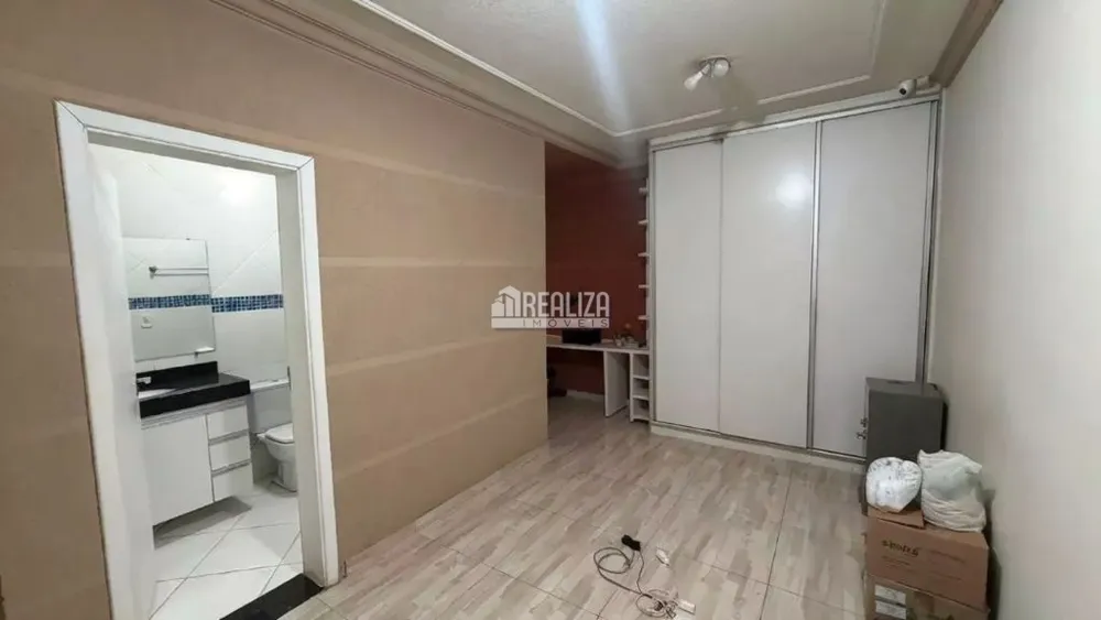Casa, 2 quartos, 215 m² - Foto 1