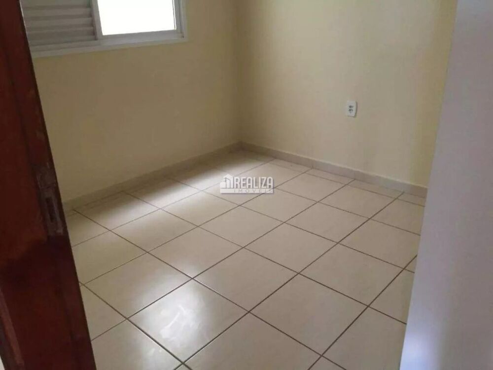 Apartamento à venda com 2 quartos, 61m² - Foto 4