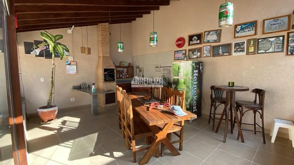 Casa, 4 quartos, 230 m² - Foto 1