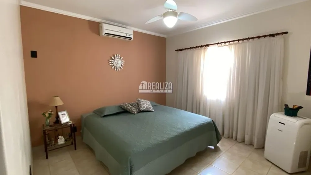 Casa, 4 quartos, 230 m² - Foto 4