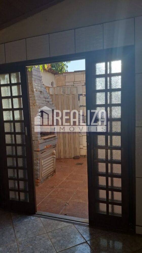 Casa, 8 quartos, 243 m² - Foto 2