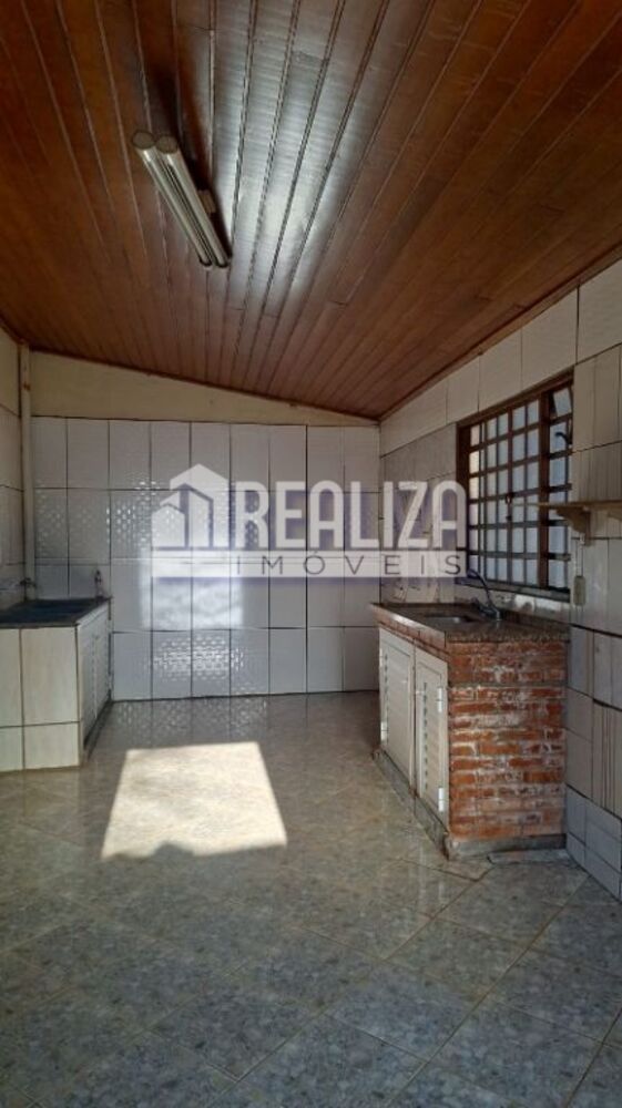 Casa, 8 quartos, 243 m² - Foto 3
