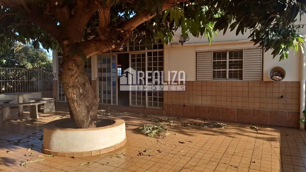 Casa, 8 quartos, 243 m² - Foto 8