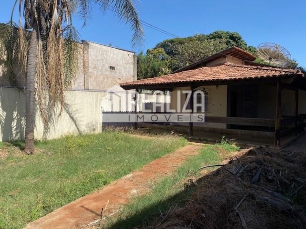 Casa à venda com 2 quartos, 99m² - Foto 1