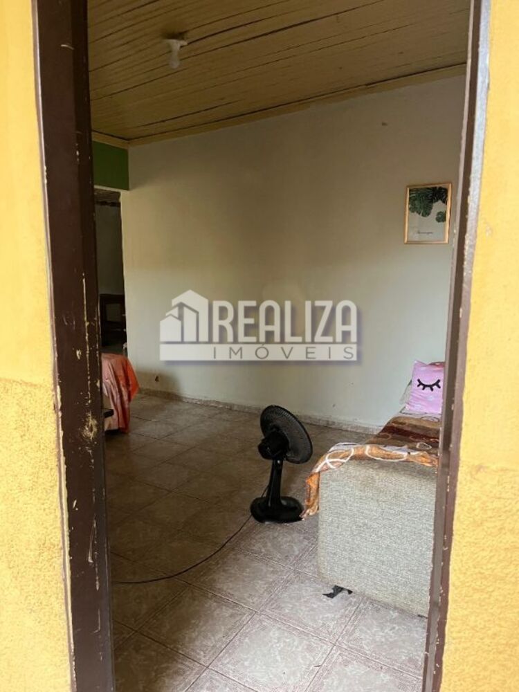 Casa à venda com 3 quartos, 200m² - Foto 2