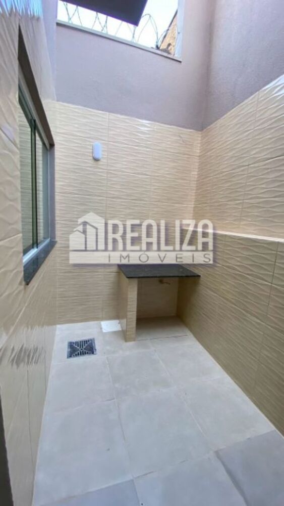 Casa à venda com 2 quartos, 120m² - Foto 4