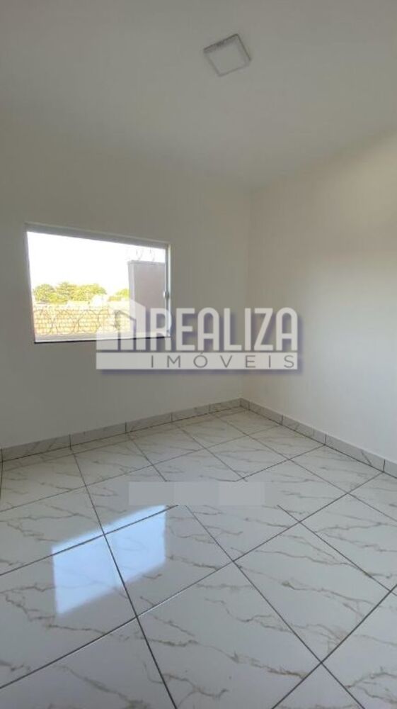 Casa à venda com 2 quartos, 120m² - Foto 1