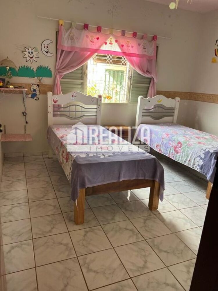 Casa à venda com 3 quartos, 244m² - Foto 5