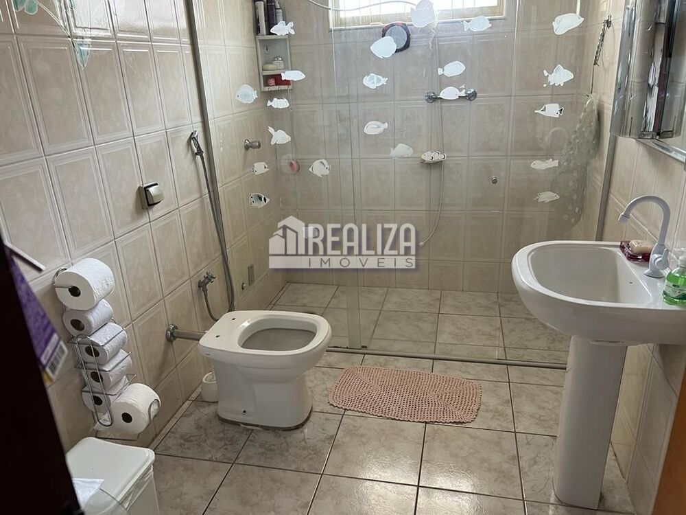 Casa à venda com 3 quartos, 244m² - Foto 11
