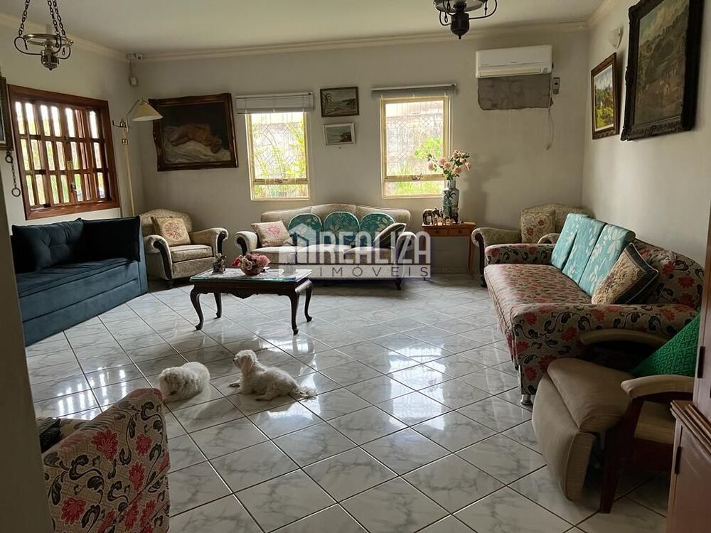 Casa à venda com 3 quartos, 244m² - Foto 2