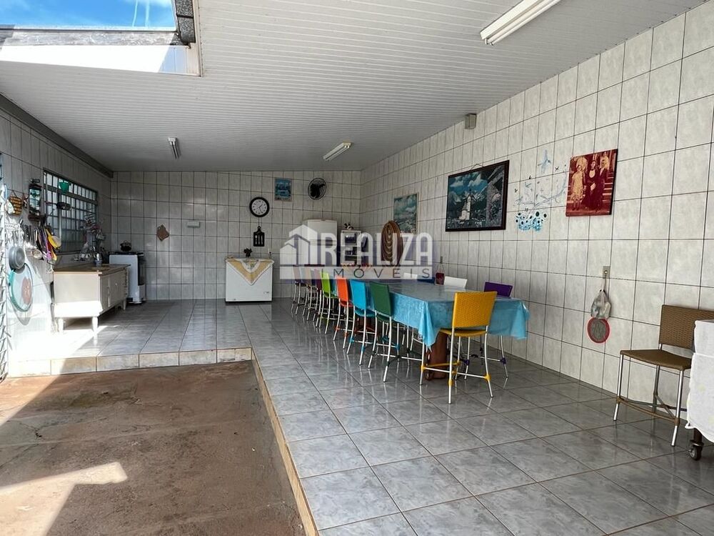 Casa à venda com 3 quartos, 244m² - Foto 9