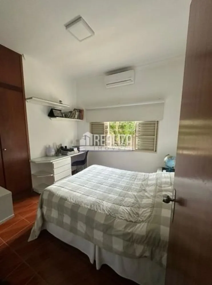 Casa, 3 quartos, 268 m² - Foto 2