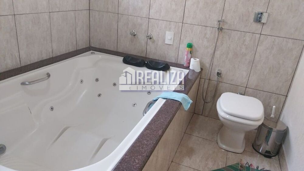 Casa à venda com 3 quartos, 230m² - Foto 4