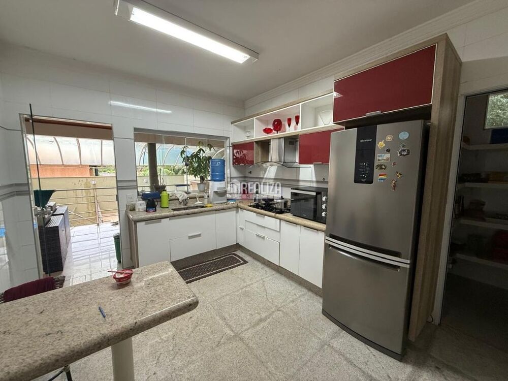 Casa à venda com 5 quartos, 355m² - Foto 12