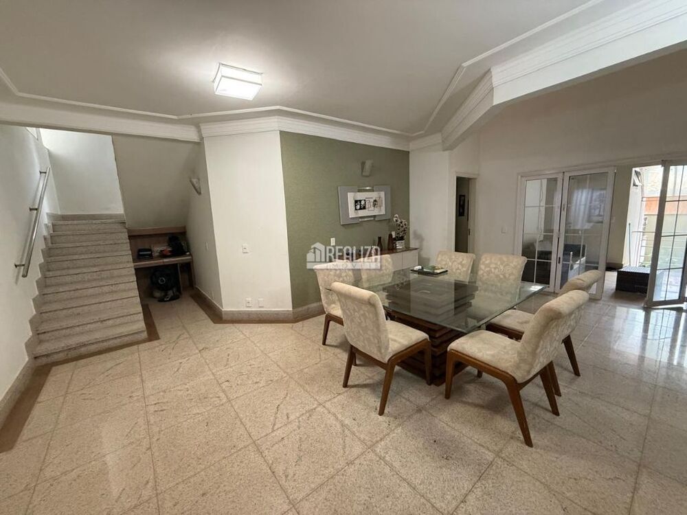 Casa à venda com 5 quartos, 355m² - Foto 11