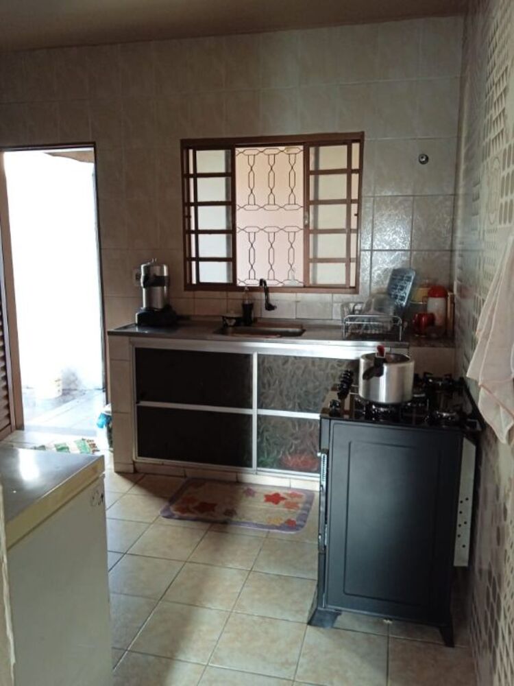 Casa à venda com 2 quartos, 76m² - Foto 2