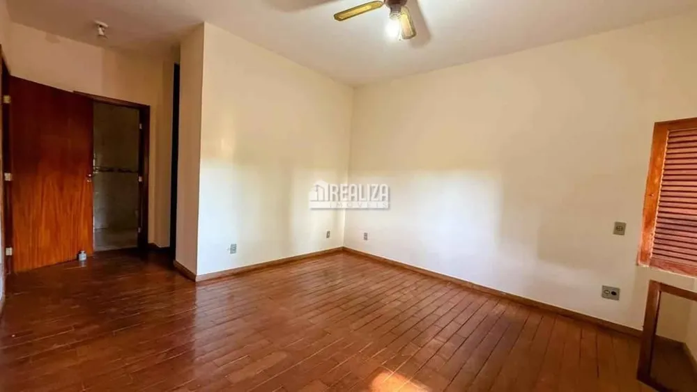 Casa, 3 quartos, 269 m² - Foto 2