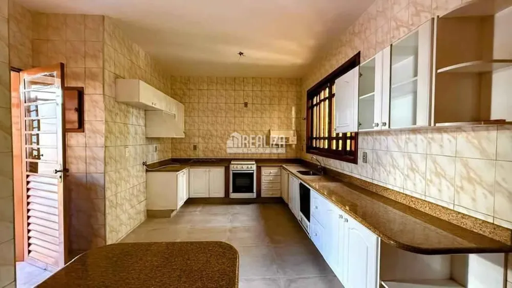 Casa, 3 quartos, 269 m² - Foto 3