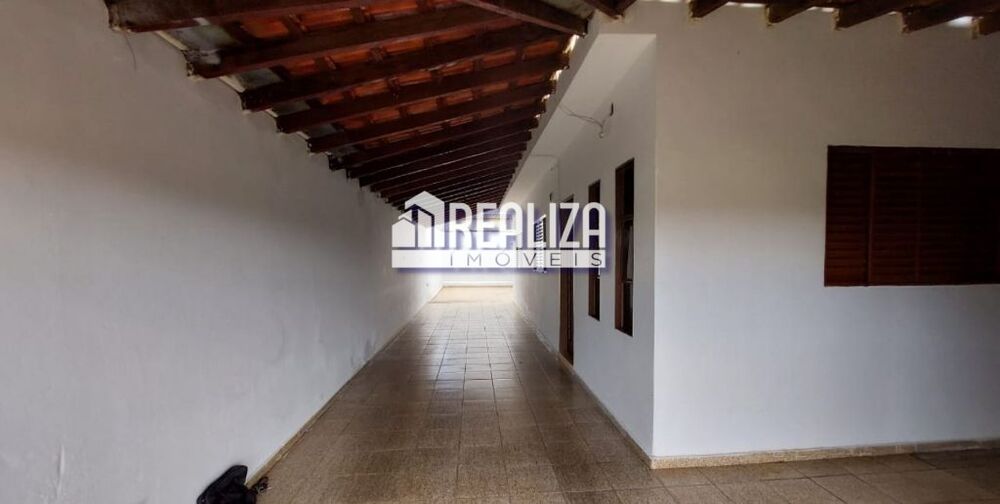 Casa à venda com 3 quartos, 150m² - Foto 1