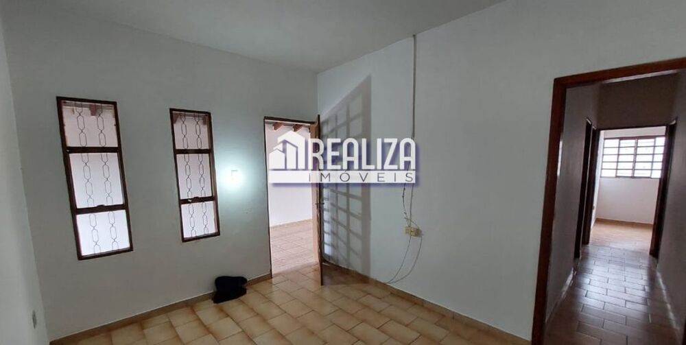 Casa à venda com 3 quartos, 150m² - Foto 3