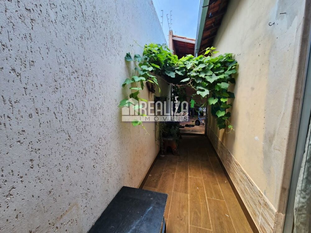 Casa à venda com 2 quartos, 143m² - Foto 2