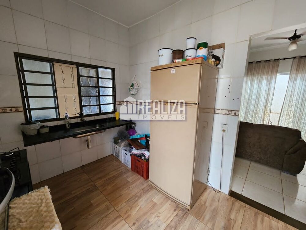 Casa à venda com 2 quartos, 143m² - Foto 4