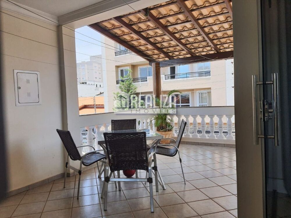 Casa, 3 quartos, 207 m² - Foto 1