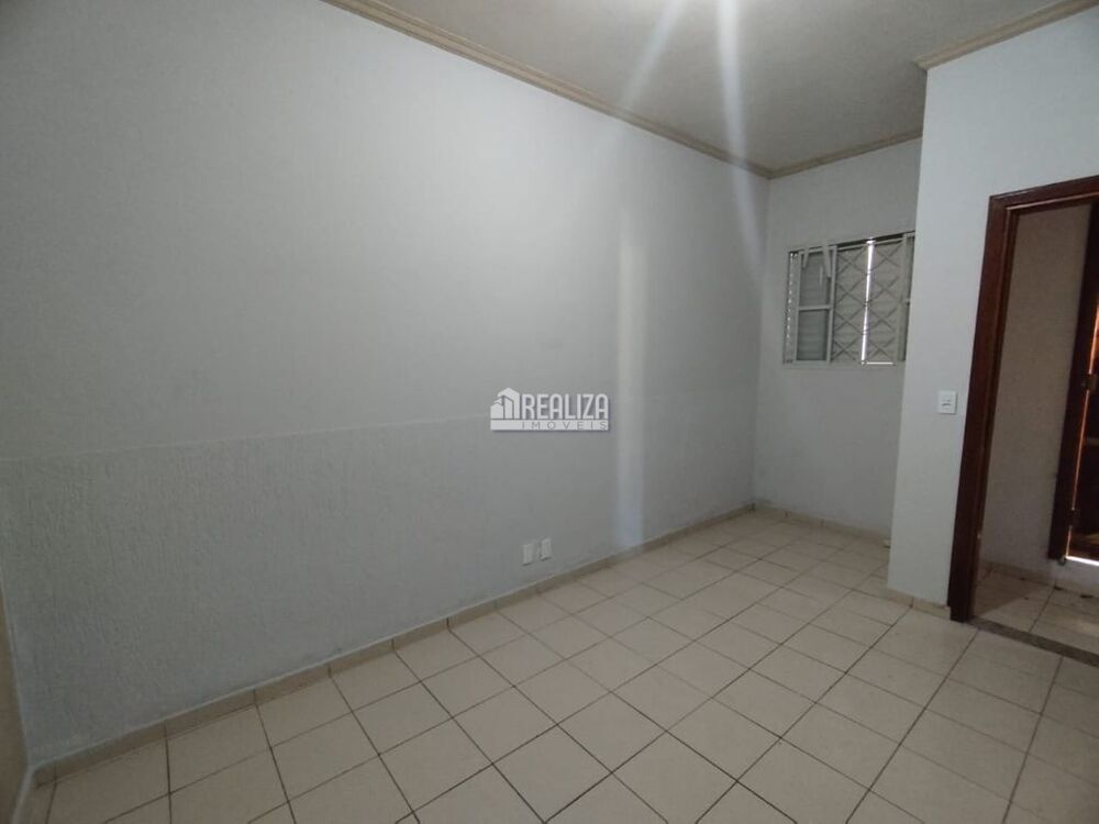 Casa para alugar com 2 quartos, 66m² - Foto 2