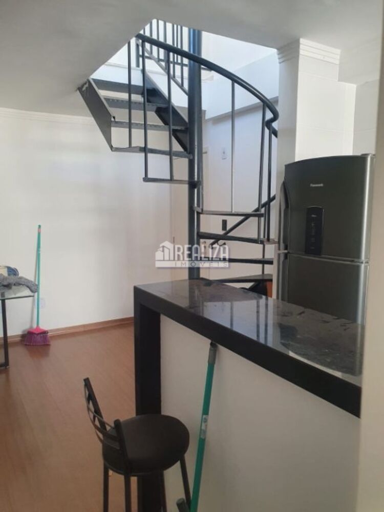 Cobertura à venda com 2 quartos, 80m² - Foto 2