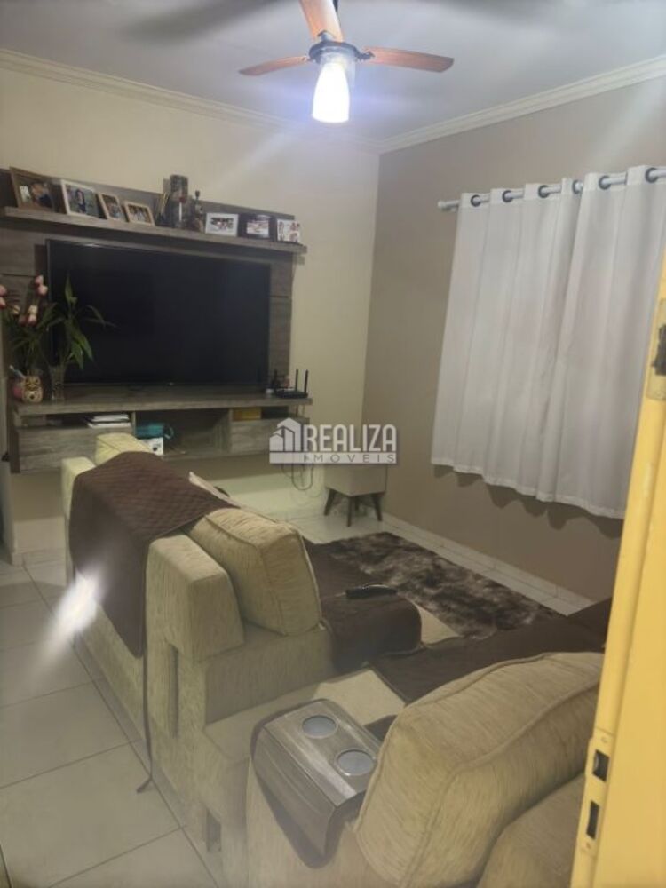 Casa à venda com 2 quartos, 52m² - Foto 7