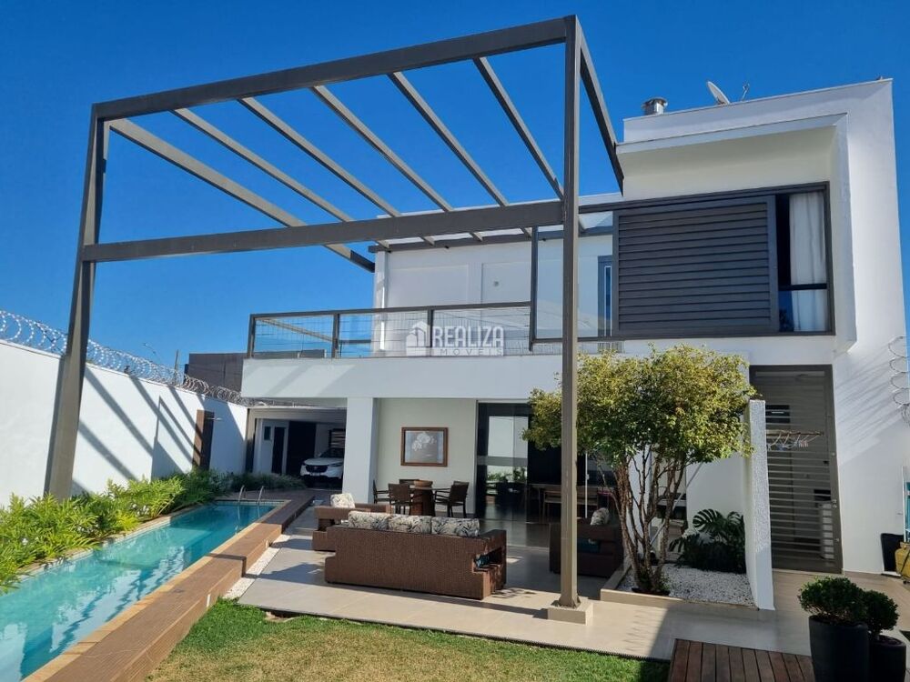 Casa, 3 quartos, 310 m² - Foto 1