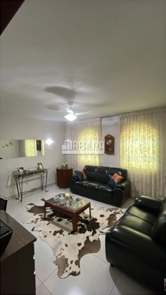 Casa, 3 quartos, 227 m² - Foto 3
