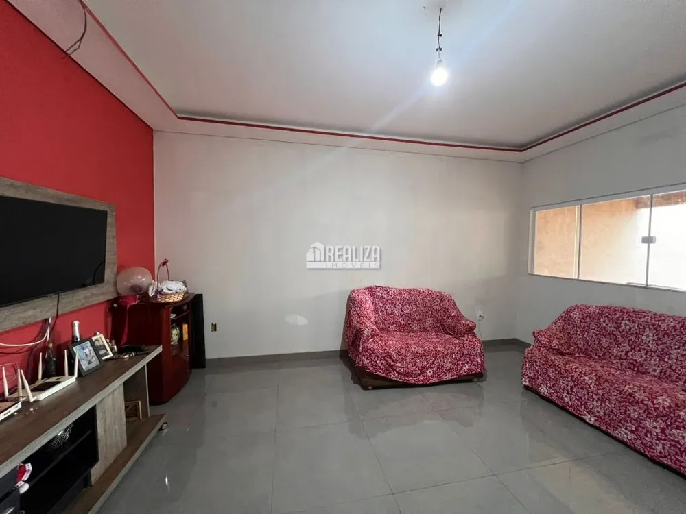 Casa, 3 quartos, 215 m² - Foto 2