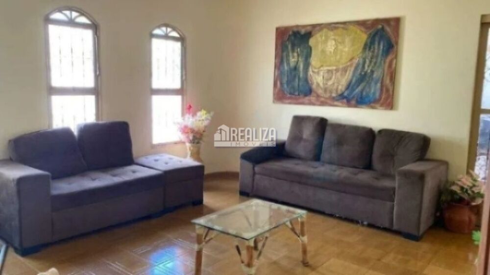 Casa, 3 quartos, 241 m² - Foto 2