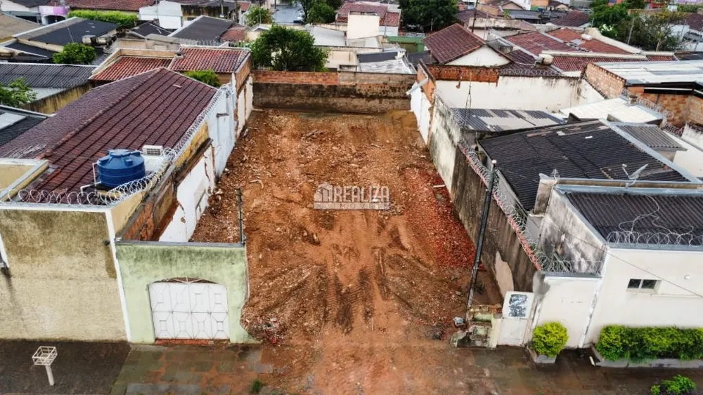 Terreno, 301 m² - Foto 1