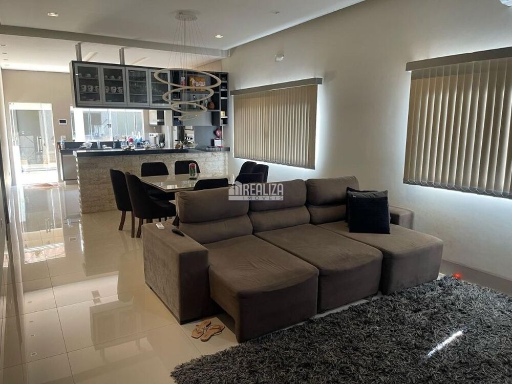 Casa, 3 quartos, 210 m² - Foto 1