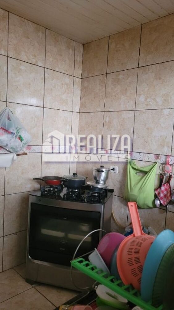 Casa à venda com 2 quartos, 180m² - Foto 2