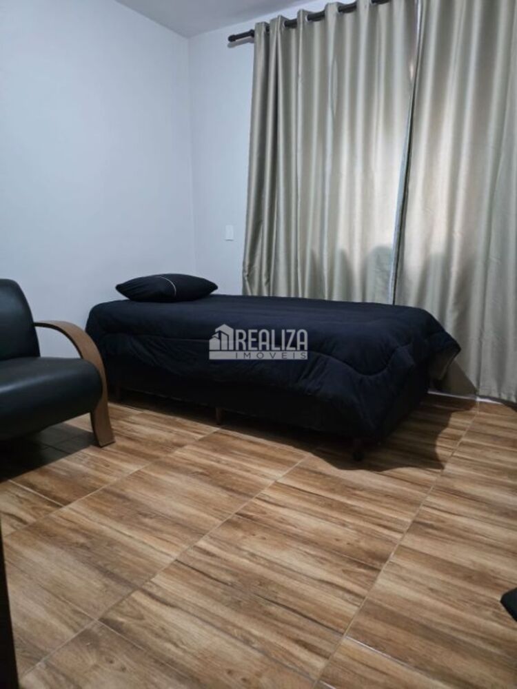 Casa à venda com 4 quartos, 196m² - Foto 4