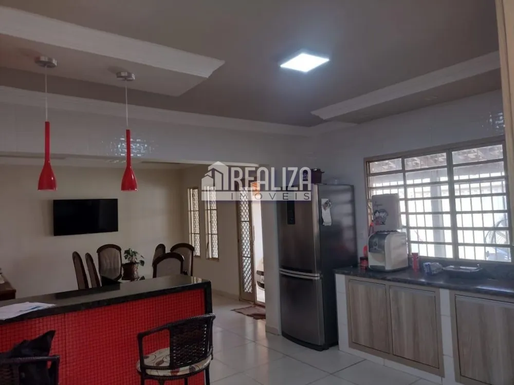 Casa, 3 quartos, 193 m² - Foto 9