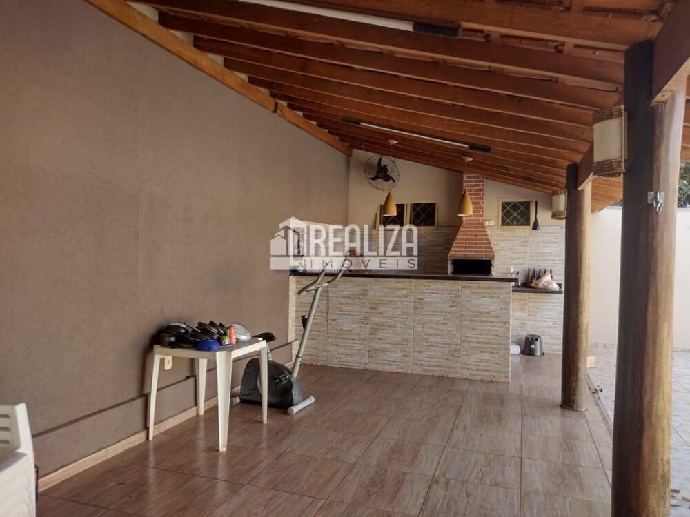 Casa, 3 quartos, 193 m² - Foto 2