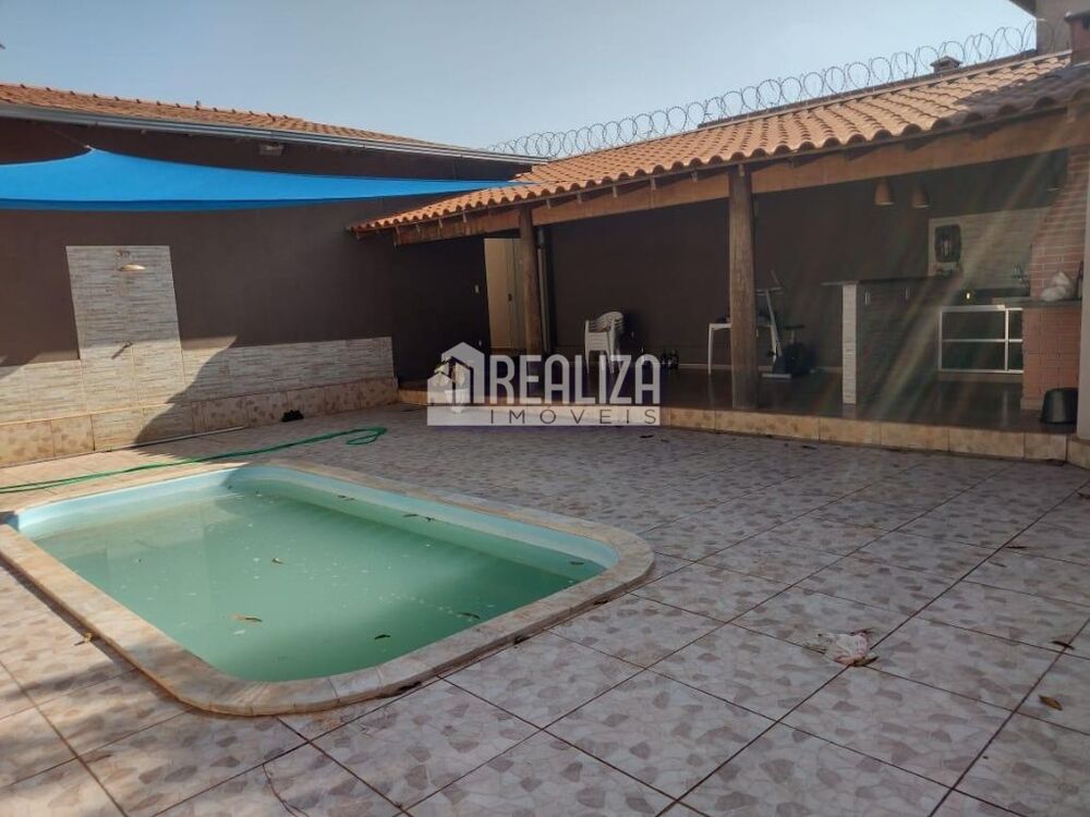 Casa, 3 quartos, 193 m² - Foto 1