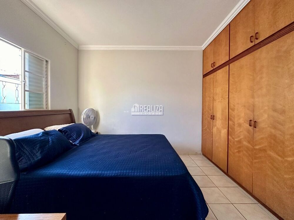 Casa, 3 quartos, 192 m² - Foto 1