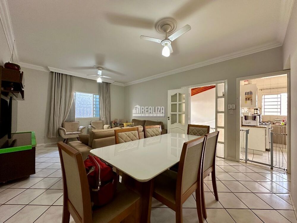 Casa, 3 quartos, 192 m² - Foto 4