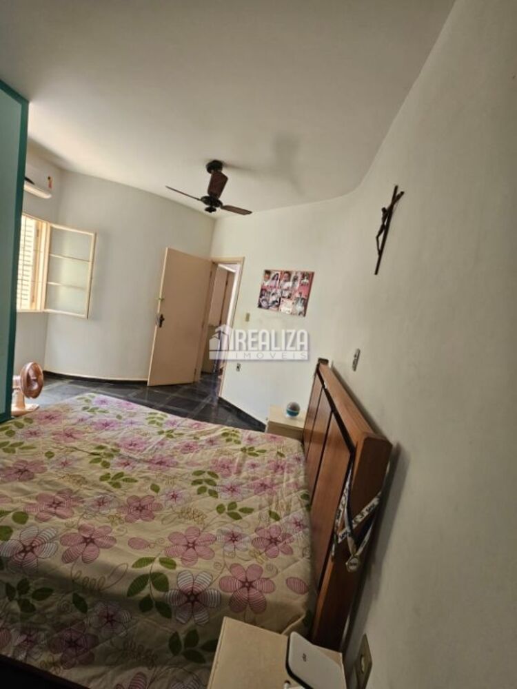 Casa, 4 quartos, 240 m² - Foto 9
