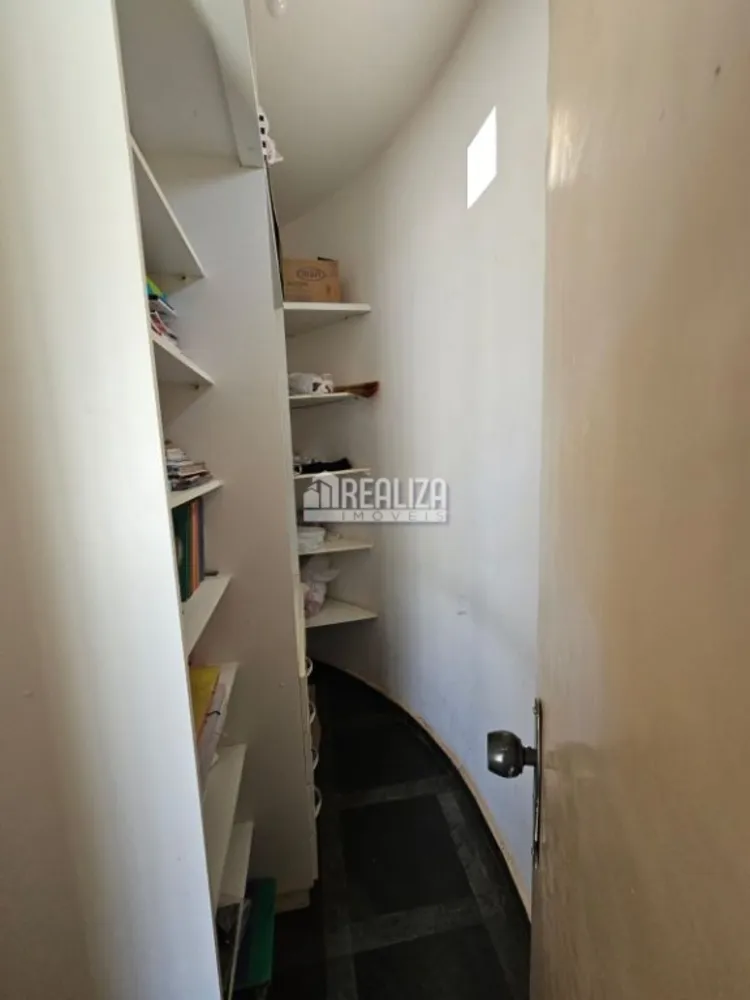 Casa, 4 quartos, 240 m² - Foto 16