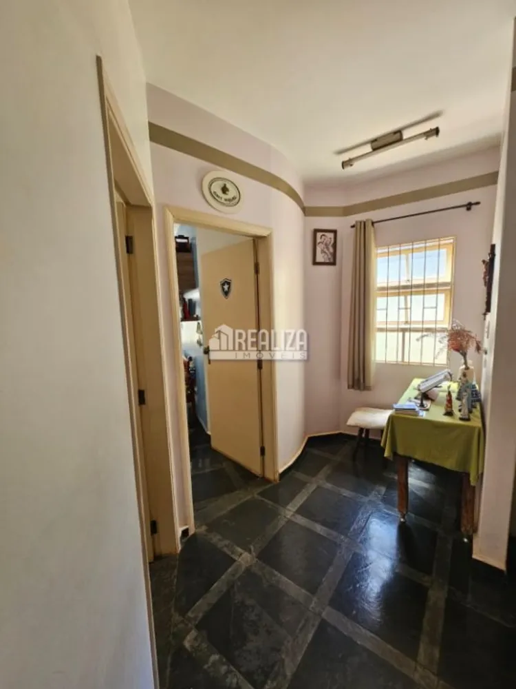 Casa, 4 quartos, 240 m² - Foto 18