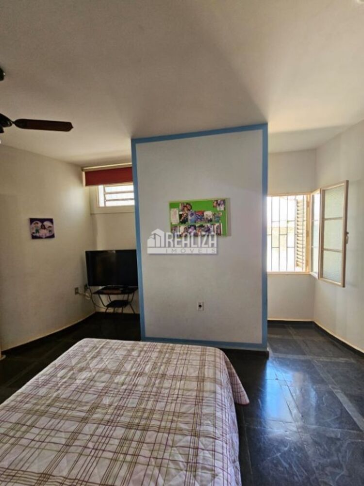 Casa, 4 quartos, 240 m² - Foto 5